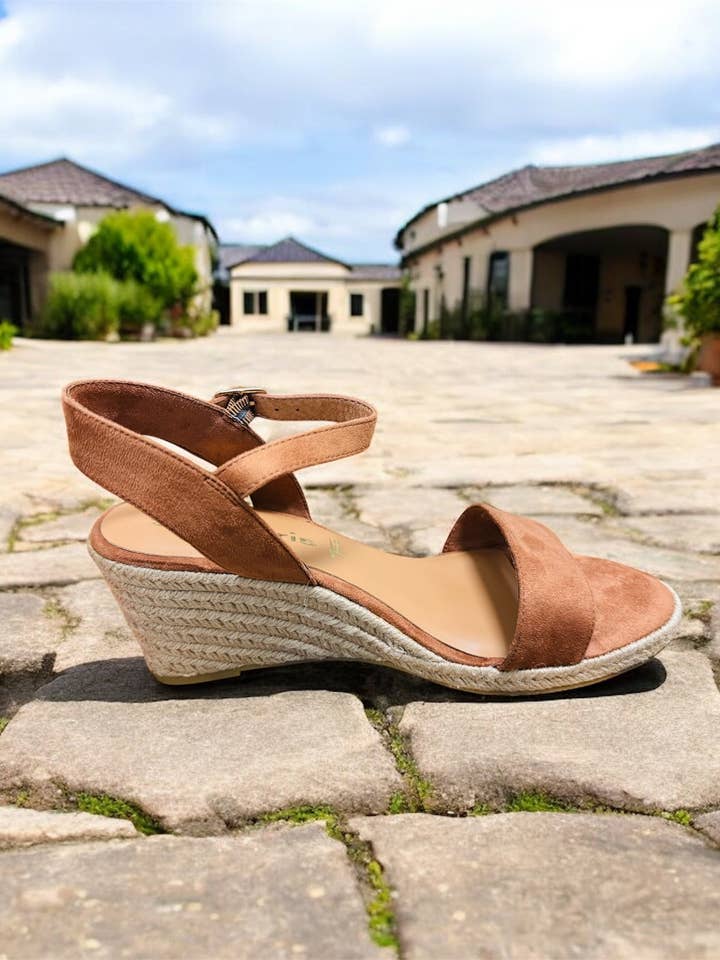 Sandali da donna Tamaris in cognac Numero di fabbrica: M2830042 per la vendita all'ingrosso da parte di Lieber Deem Marktplatz