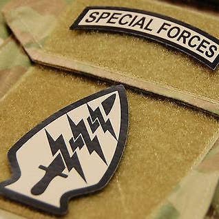 Conjunto de Insignias de Punta de Flecha y Pestaña de las Fuerzas Especiales del Ejército de EE. UU. en Infrarrojo para venta al por mayor de BritKitUSA