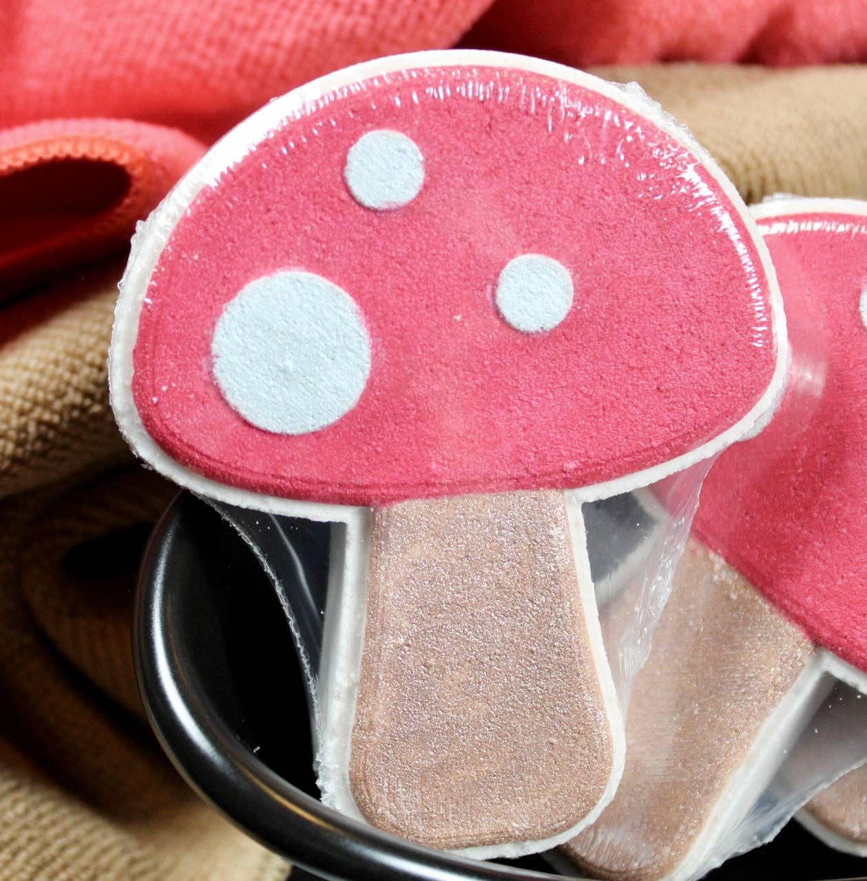 Wicked Bubbles LLC - Wholesale Bath Bomb/Fizz - Bath bomb - 4.75 oz - Mushroom2