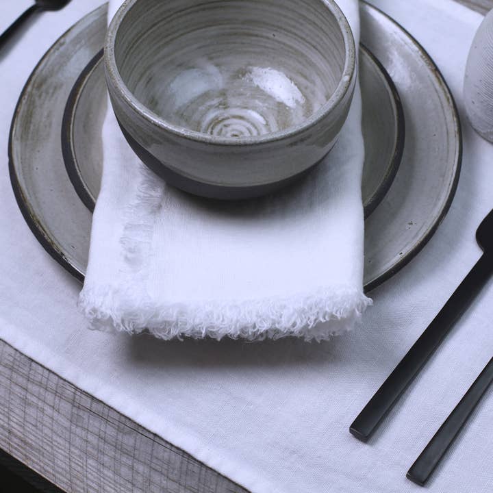 LinenCasa - Wholesale Dinner & Cloth Napkin - Linen Napkin – Stonewashed – White with Frayed Edges8