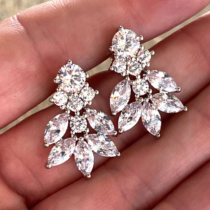 Garden Princess Cubic zirkonia oorknopjes voor wholesale door Restrained Grace