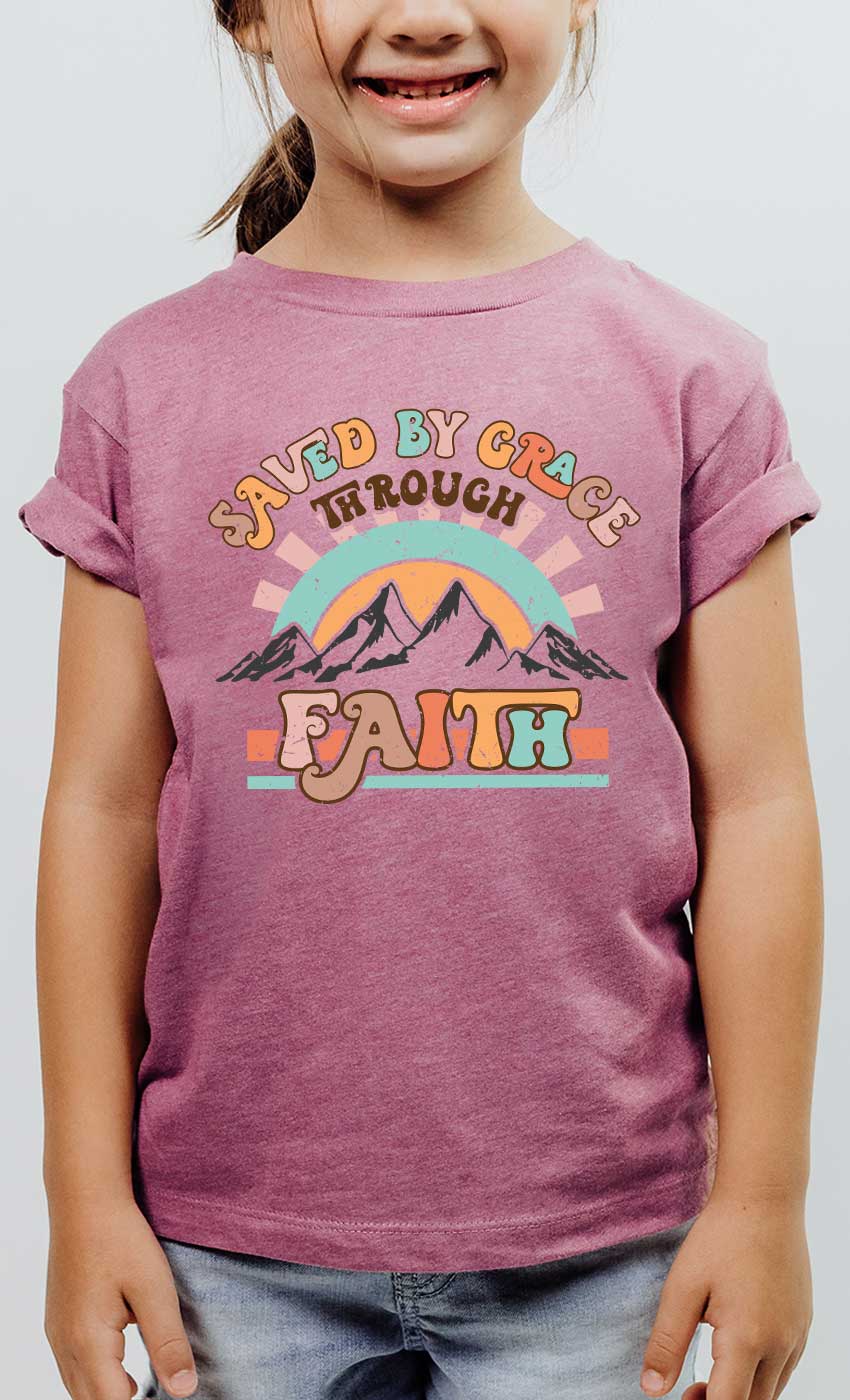 Kids By Kissed Apparel - Vente T-shirt sérigraphié – enfant - T-shirt graphique Saved BY Grace pour enfants3