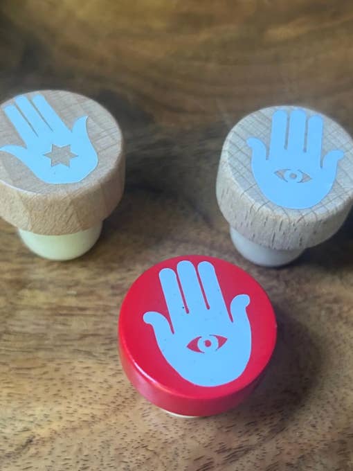 Hamsa Hand van Bescherming Boze Oog Wijnkurk voor wholesale door Eclectic Judaica