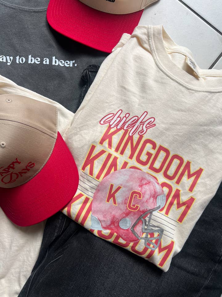 maglietta Chiefs Kingdom Repeat color avorio per la vendita all'ingrosso da parte di Banks & Co.