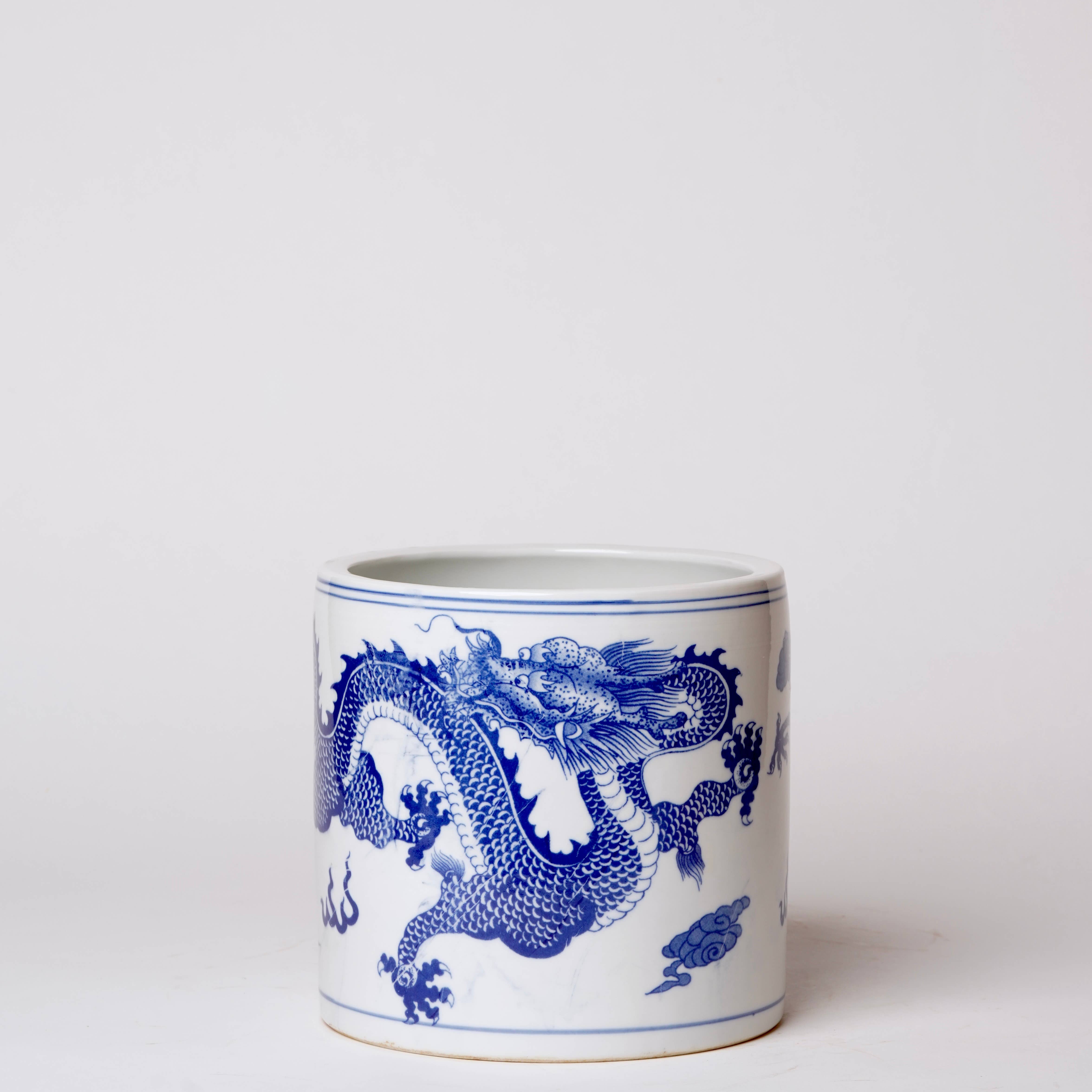 Cobalt Guild - Wholesale Plant Pot - Dancing Dragons Blue and White Porcelain Cachepot0