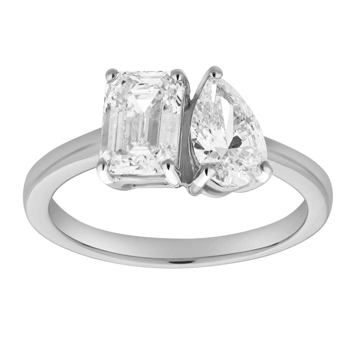 Bague Toi et Moi en or blanc 14K Willow avec émeraude et poire en diamant de laboratoire - 2 ct pour la vente par LuvMyJewelry (LMJ)
