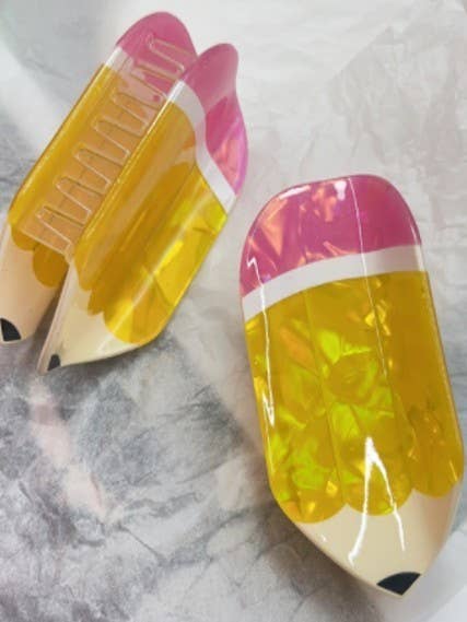 Pinces à cheveux jumbo en PVC en forme de crayons d'école | 40H951 pour la vente par JOSSLYN by wall to wall