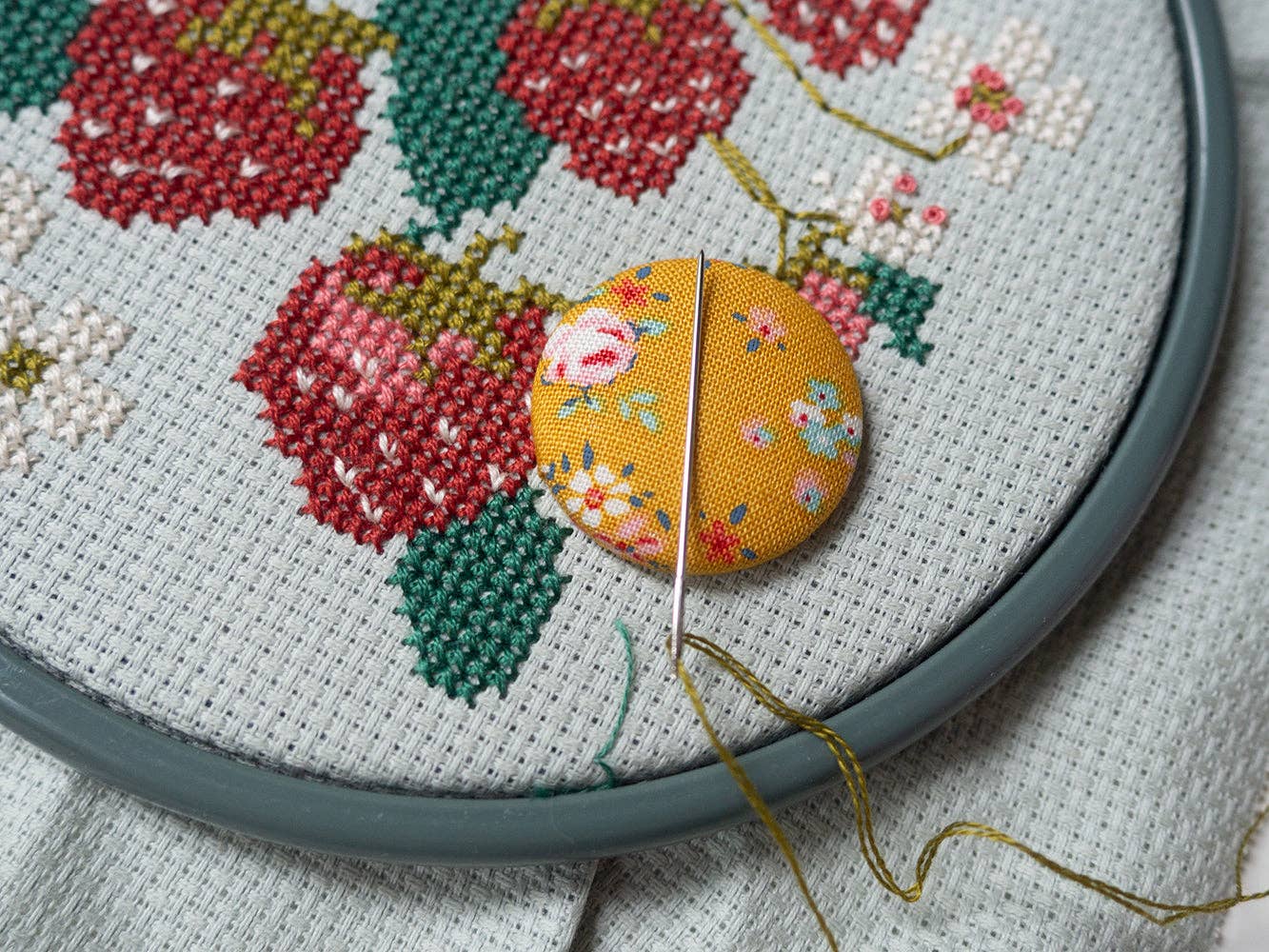 Junebug and Darlin - Vendita all'ingrosso Attrezzatura per ricamo/punto croce - Porta Aghi, Design #1061