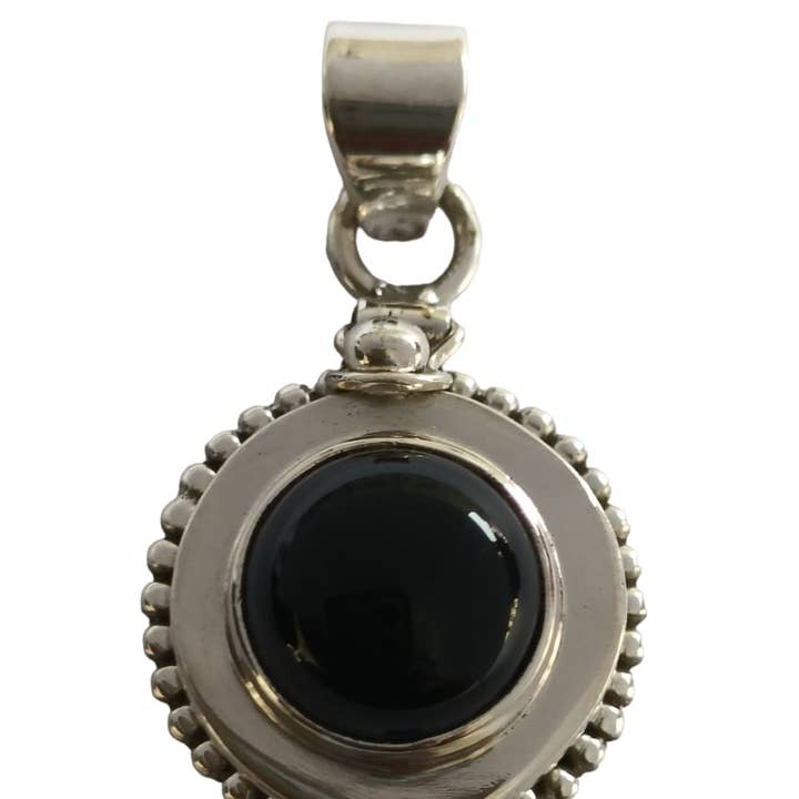Pendentif en onyx noir en argent sterling - Grand pendentif rond pour la vente par SILVER CAVE