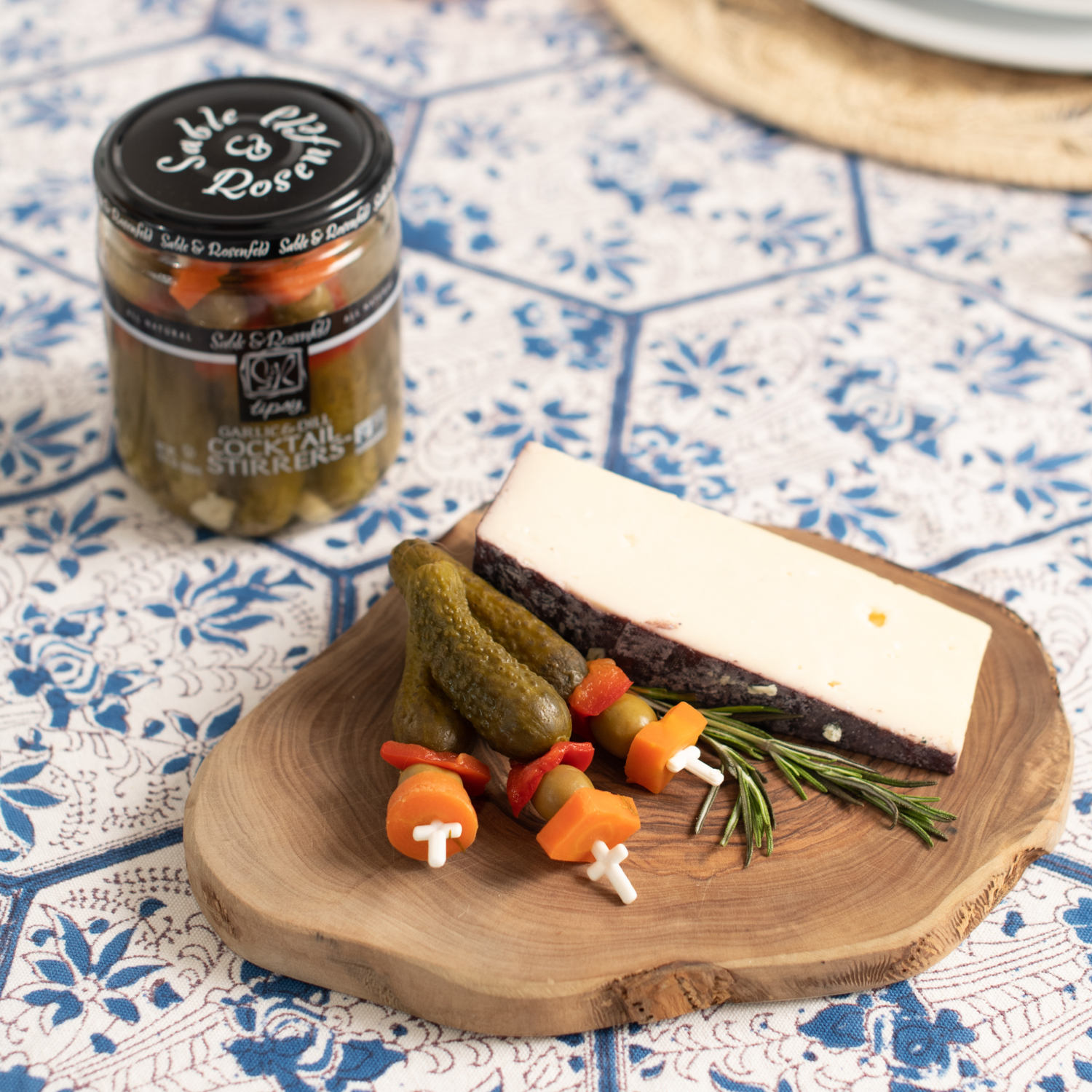 Sable and Rosenfeld est.1970 - Wholesale Cocktail Mix/Syrup - Sable & Rosenfeld Tipsy Cocktail Stirrers - Garlic & Dill (P4