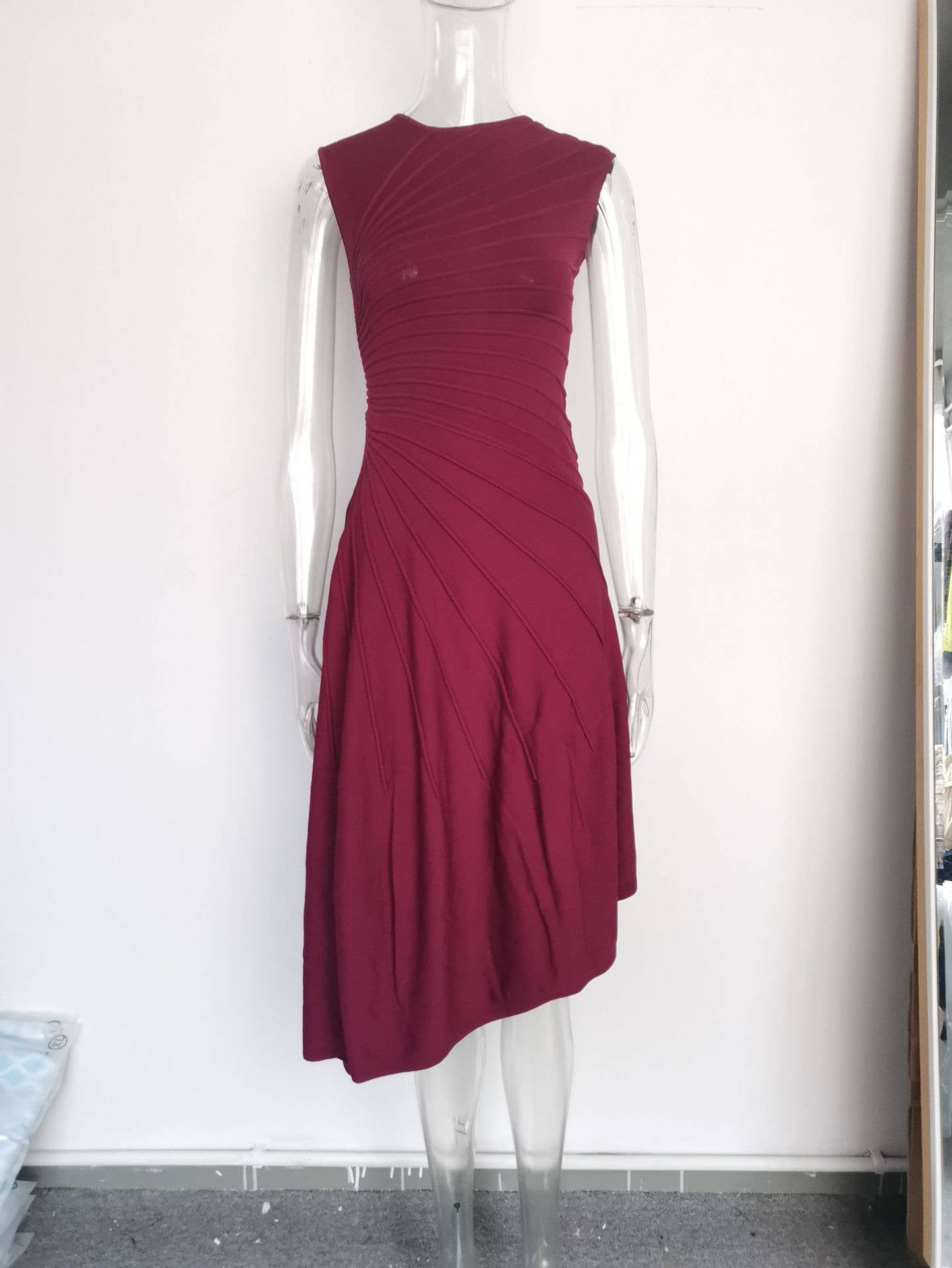 Productseeker - Wholesale Dress - Women's - DR867 Sleeveless Knit Vest Pleated Slim Fit Midi Dress3