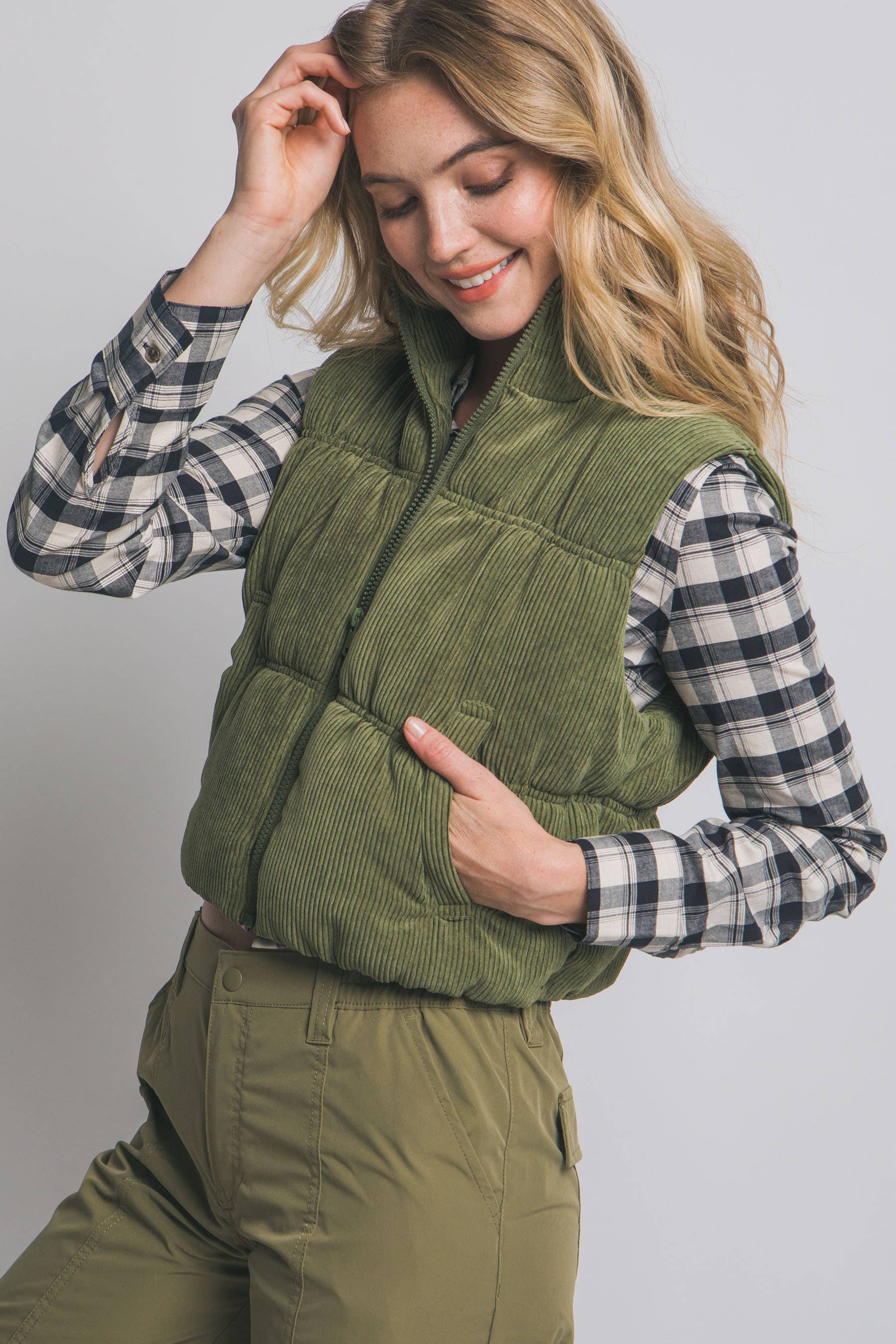 42POPS – Großhandel Oberbekleidungsweste – Damen – .Pufferweste mit Taschen28