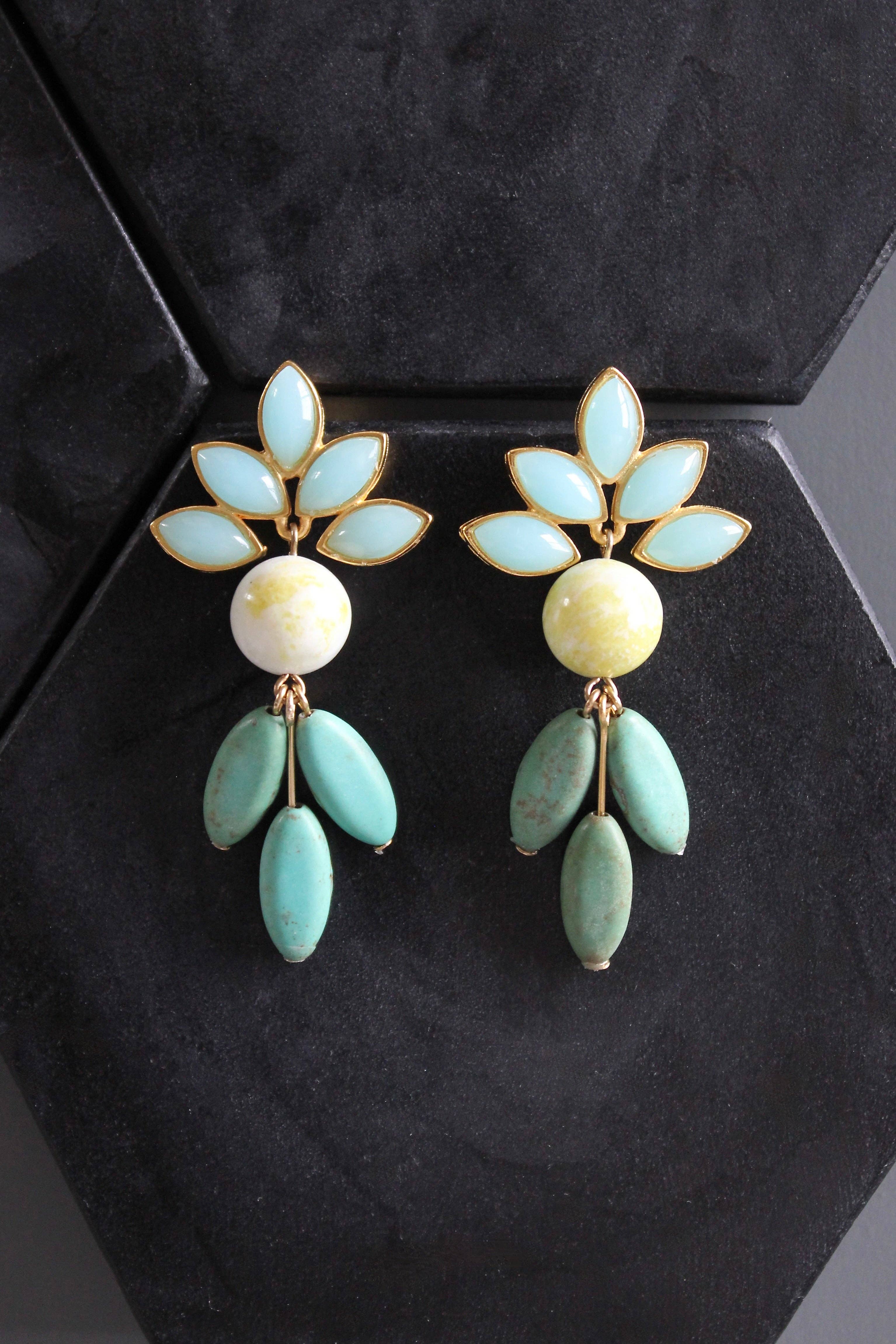 David Aubrey Jewelry - Wholesale Dangle Earrings - MLNE21 Post earrings with vintage glass and turquoise