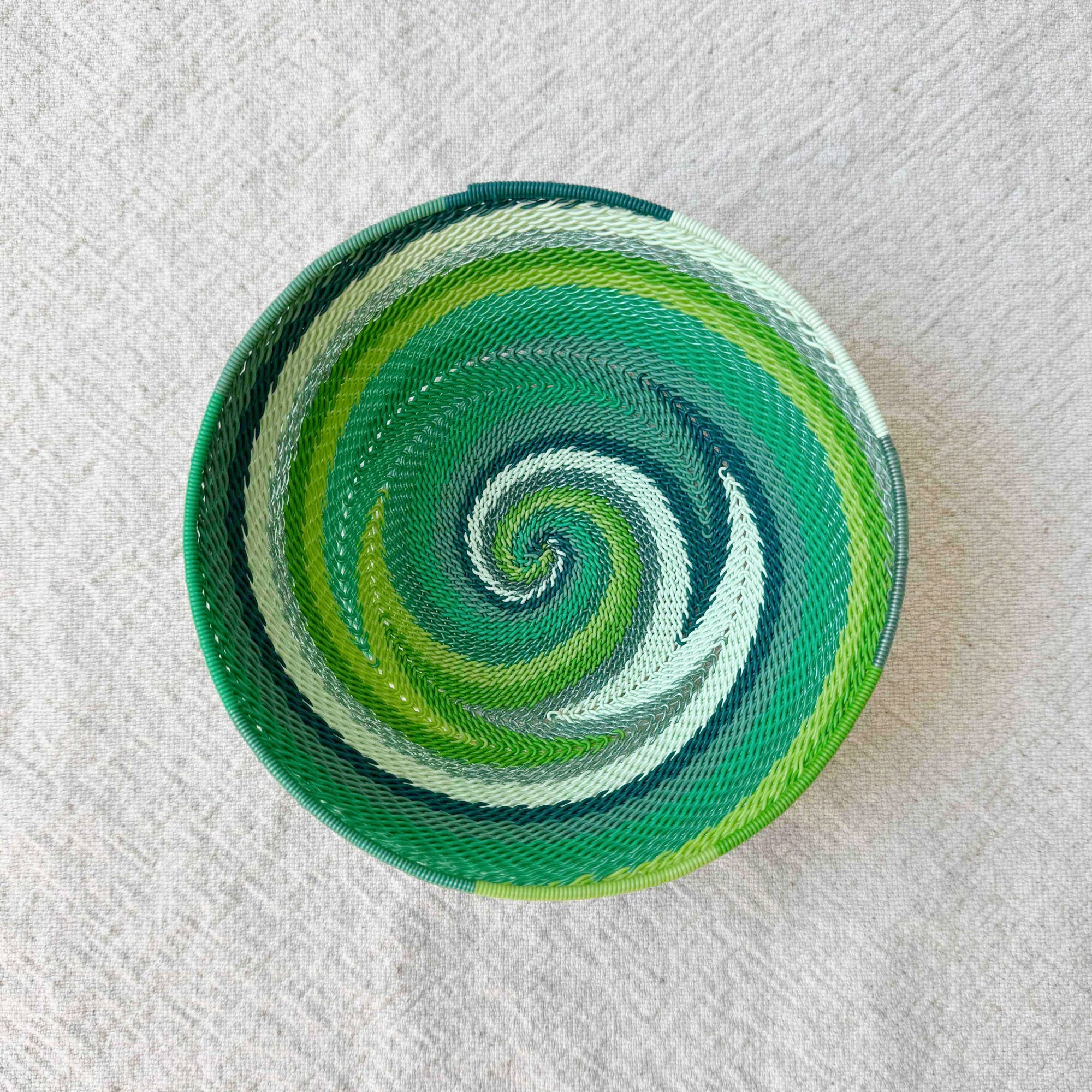 Amsha – wholesale Decorative plate/dish/bowl – Zulu Wire Bowl: Spring Green1