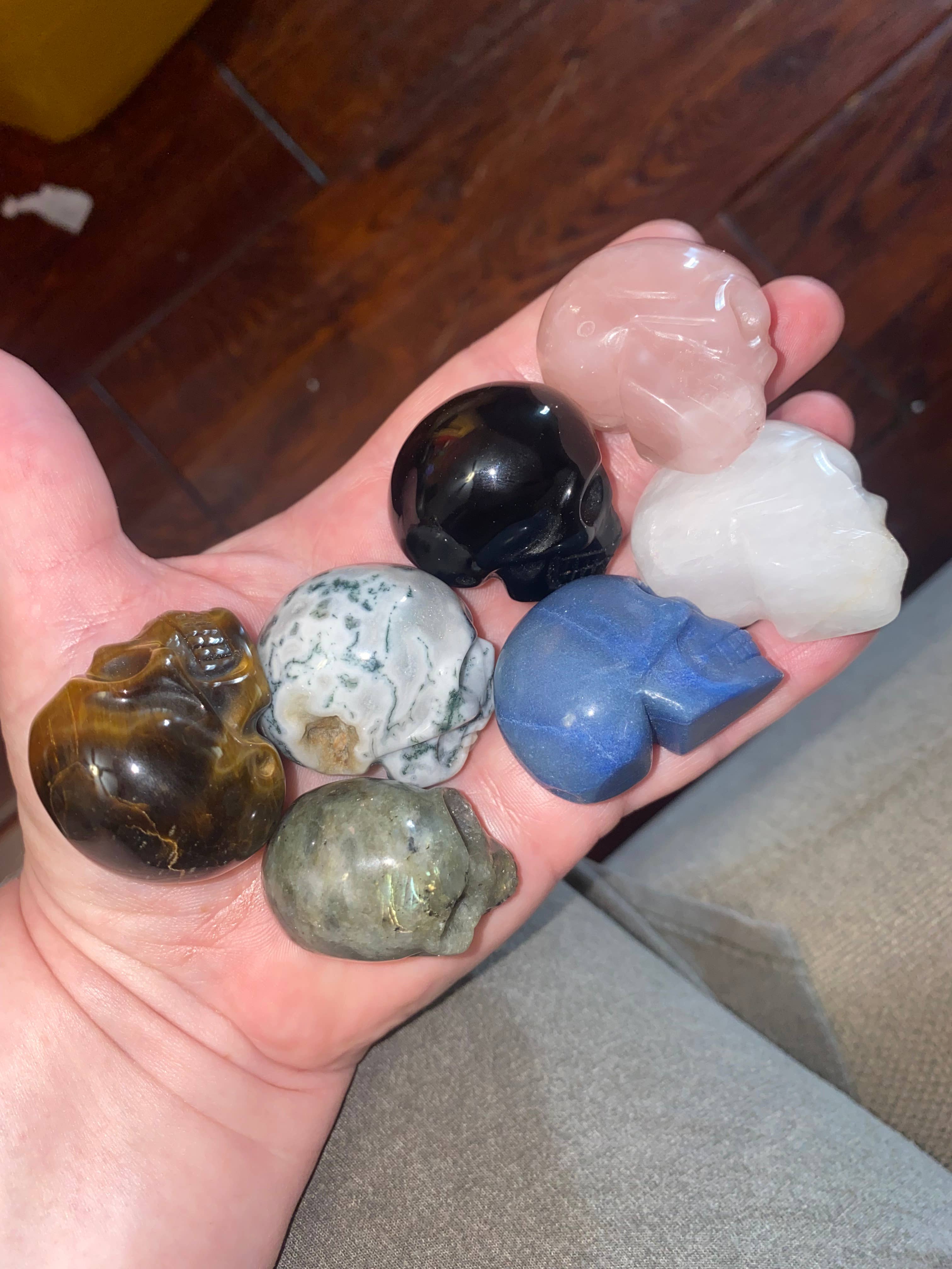 Moon River Designs - Vente Pierre et cristal de spiritualité - Petits crânes de cristal Mystery Skulls 3,8 cm1