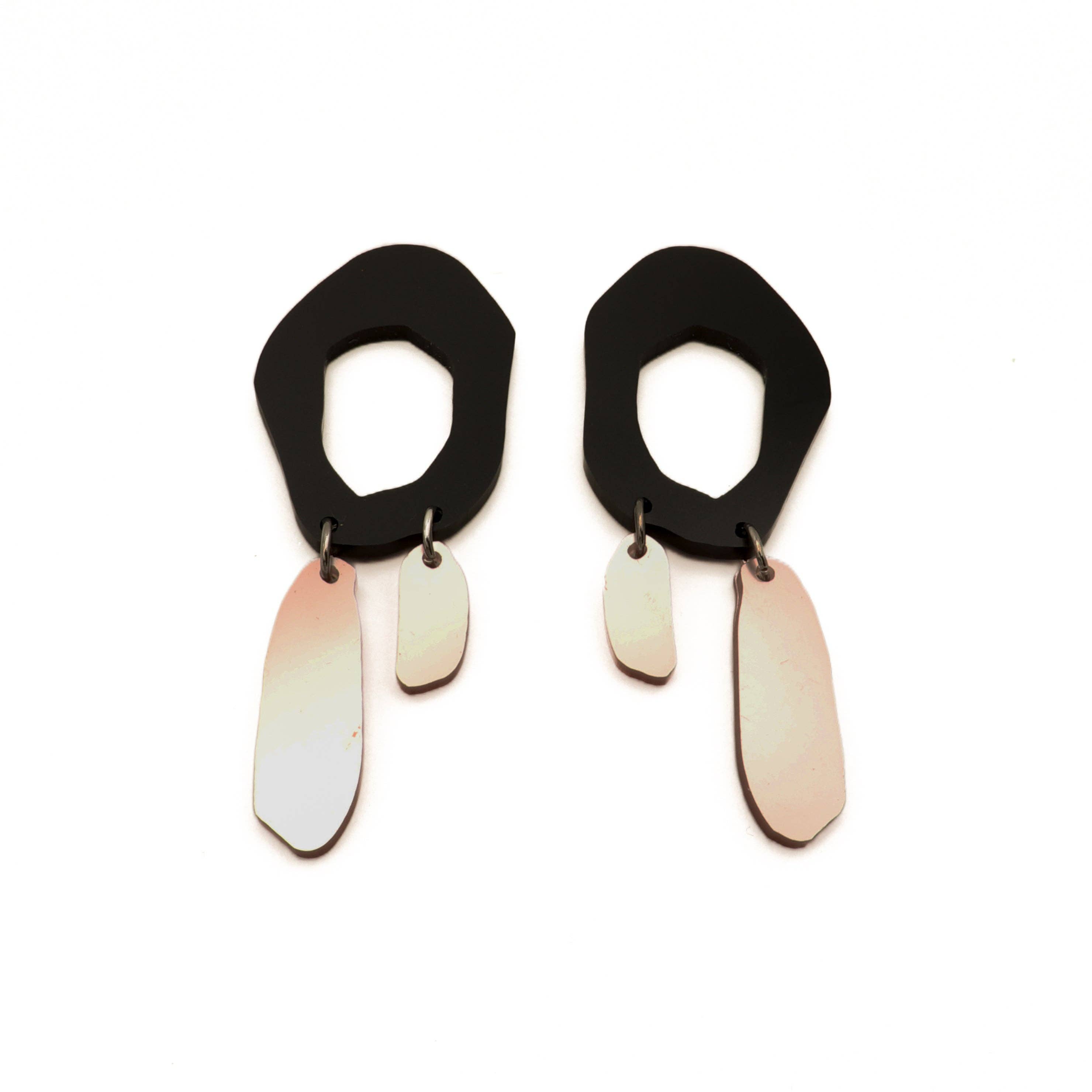 dconstruct – Engroshandel Hængeøreringe og creoløreringe – Metalliske asymmetriske dråbeøreringe8