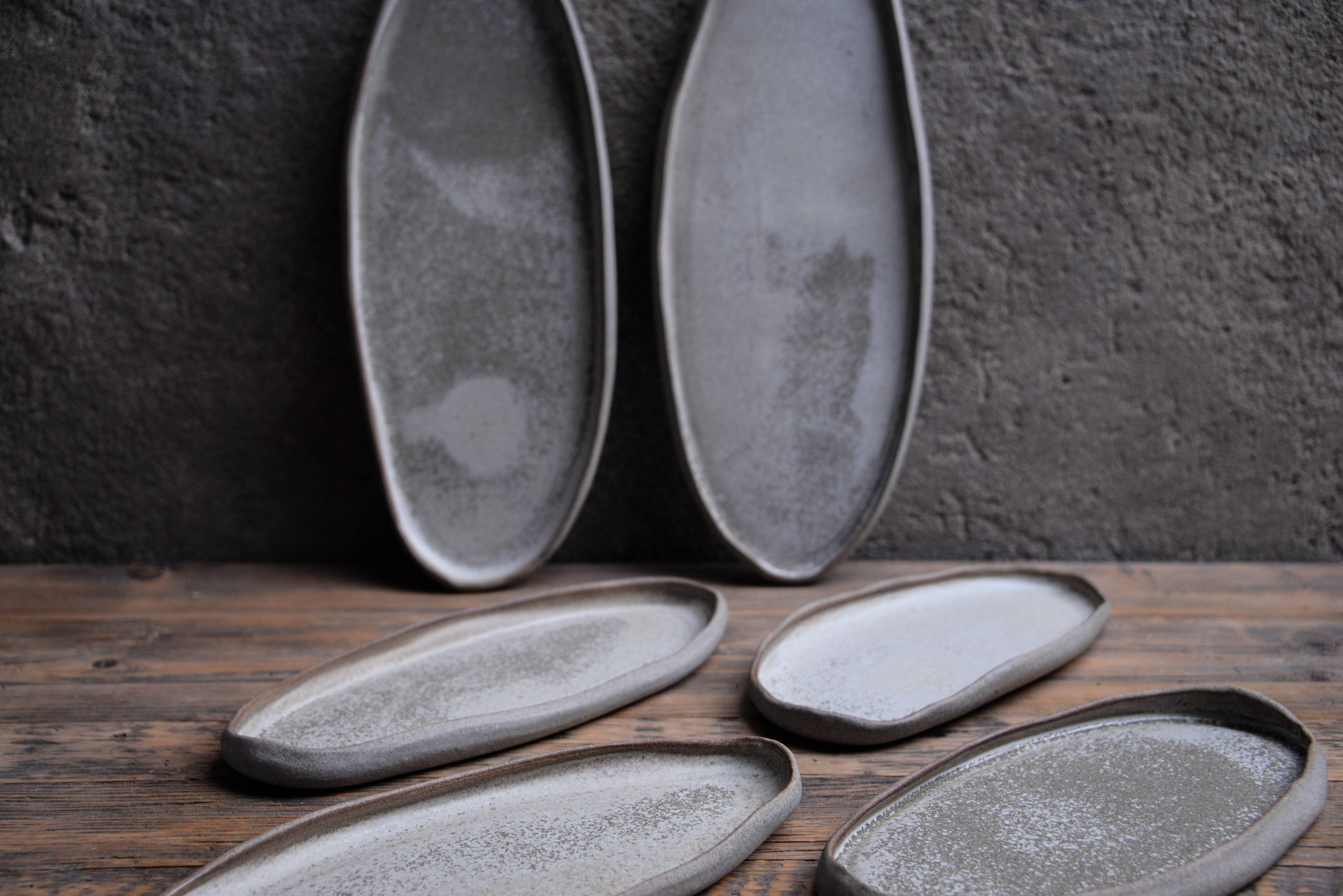 LAIMA CERAMICS (SIA Radosa Apvieniba Spares) - Vendita all'ingrosso Piatto - Piatti da portata della collezione Stone DUNE — fatti a mano, biologici2
