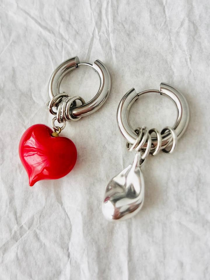 Hjerte og dråbe sølvbøjleøreringe for engroshandel hos Goupi