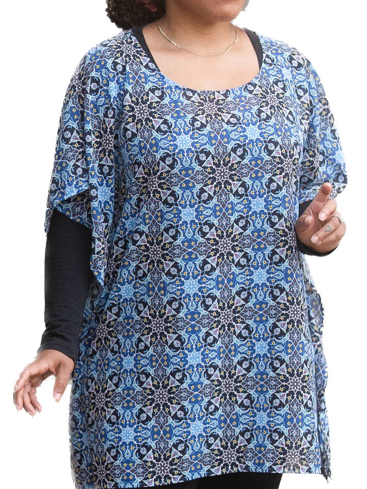 Popover met mediterrane tegels - Veelzijdige blouse voor wholesale door Breeke