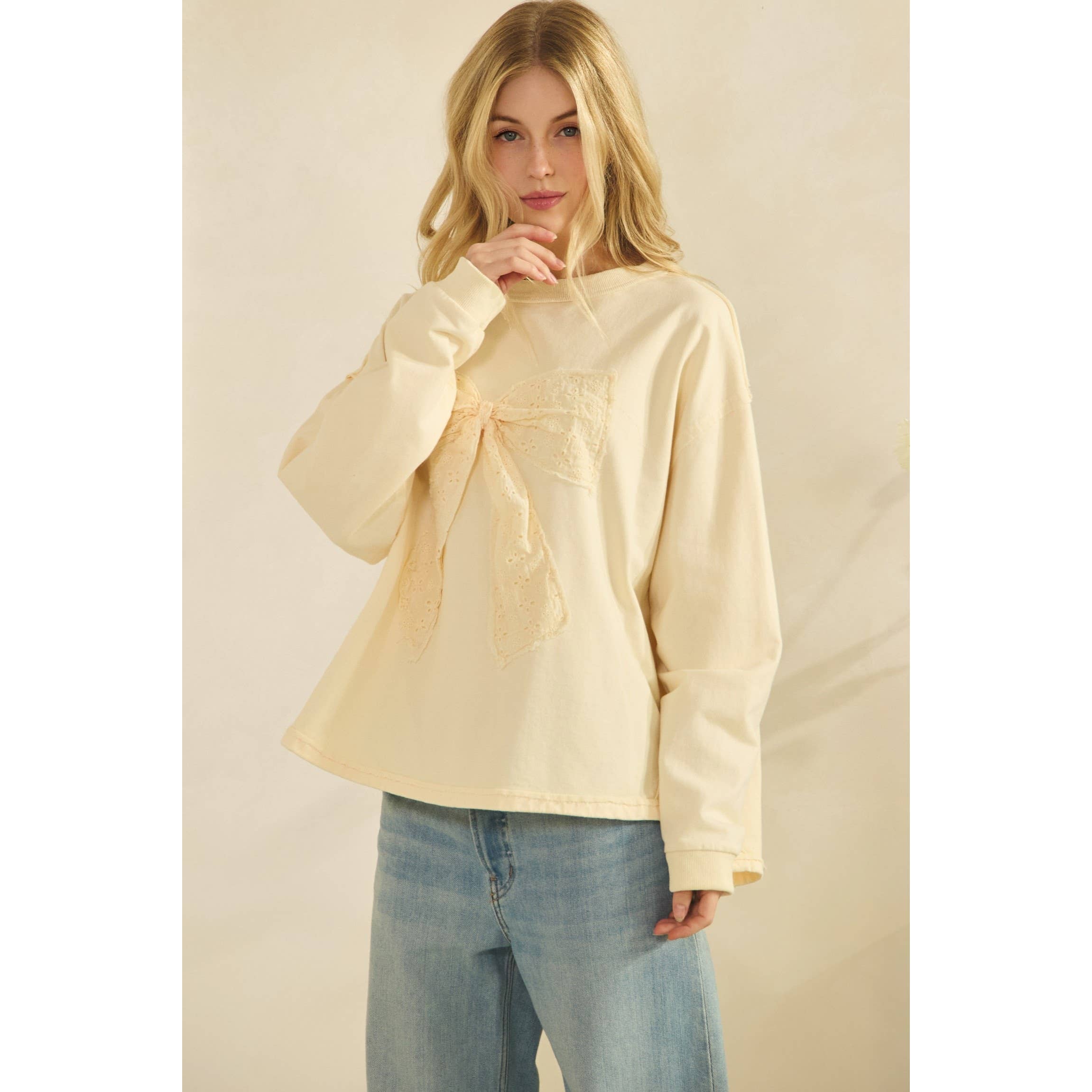 Sage + Fig - Wholesale Sweatshirt - Women's - WHIMSY BOW SWEATSHIRT (ST7972)1