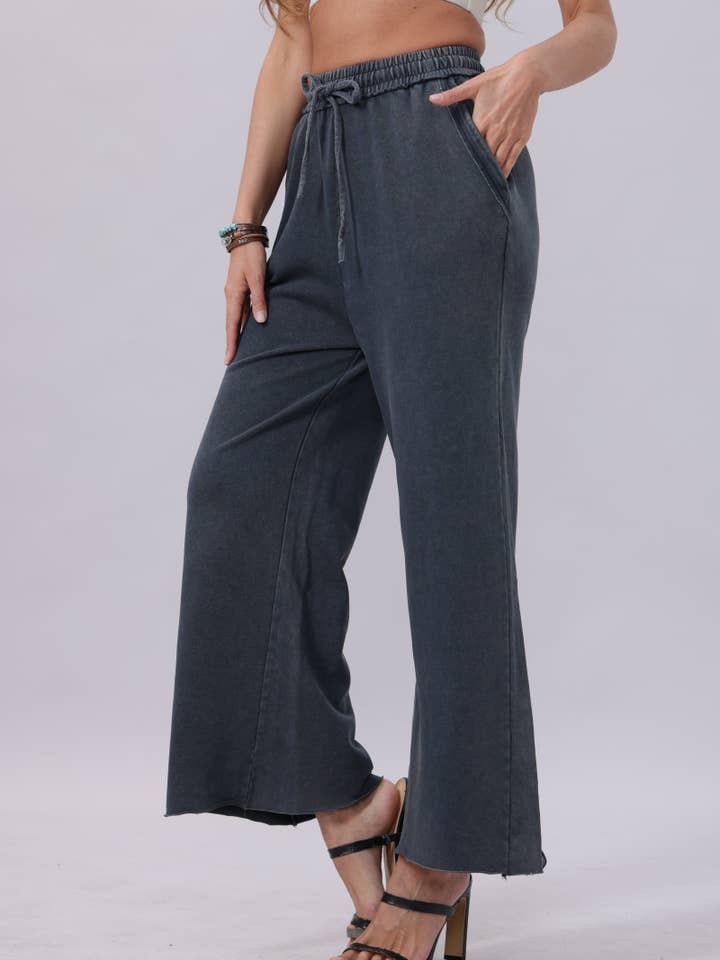 Leto Accessories - Wholesale Pants - Women's - Acid Wash Wide-Leg Sweatpants – Relaxed Fit with Raw Hem8