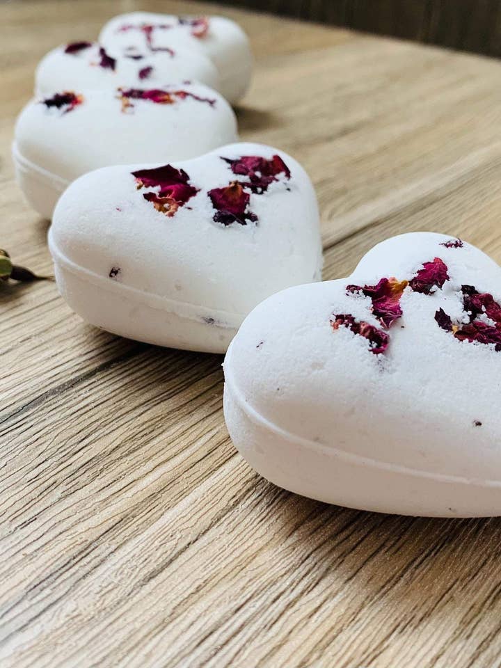 Bombe de bain bio en forme de cœur de rose, Saint-Valentin, fête prénuptiale pour la vente par Lensik I&V