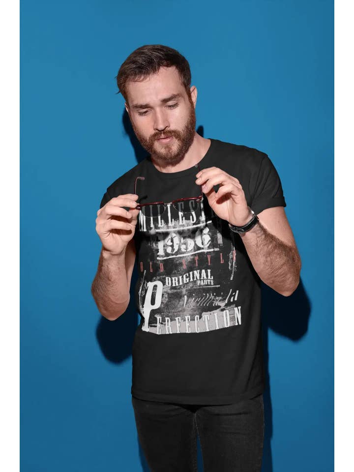 Preto profundo 1956, presentes de aniversário para ele, t-shirts de aniversário, T-shirt masculina de manga curta e gola redonda 00136 para venda a revendedores na Faire