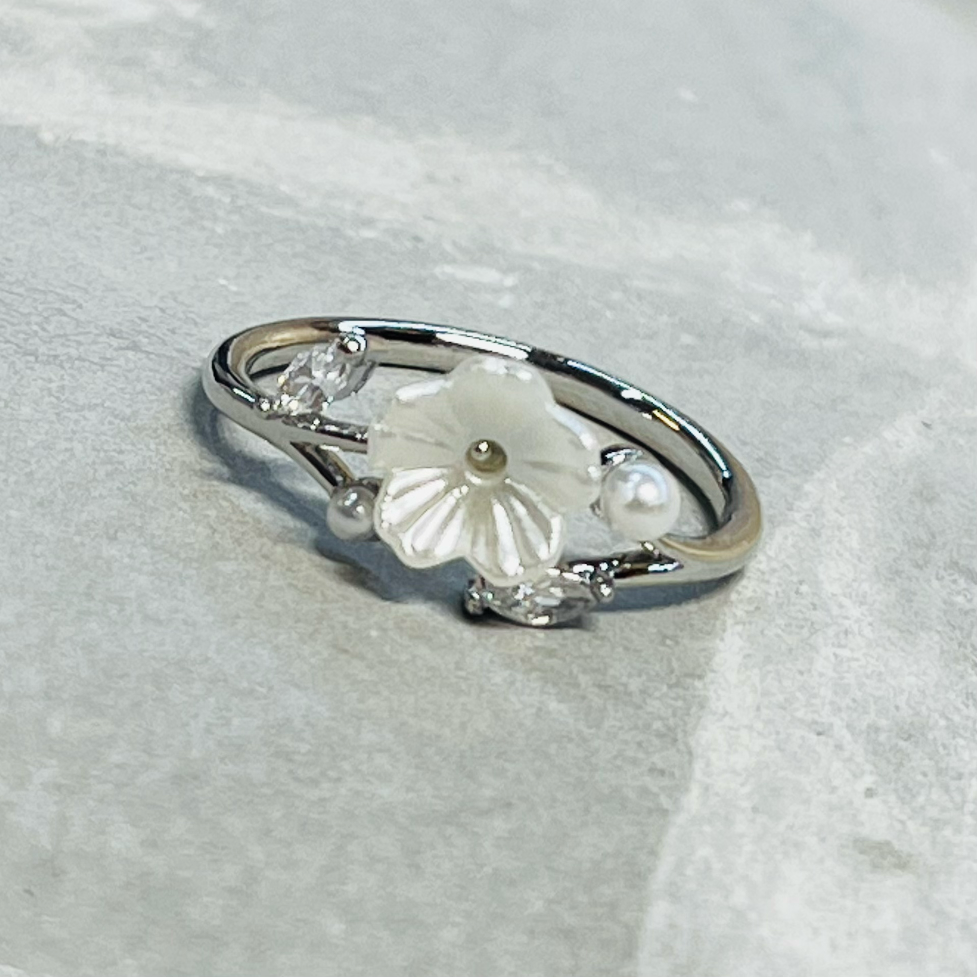 Loli - Wholesale Multi-Stone Ring - Minimal Daisy Adjustable Ring with Small Sparkling Stones9
