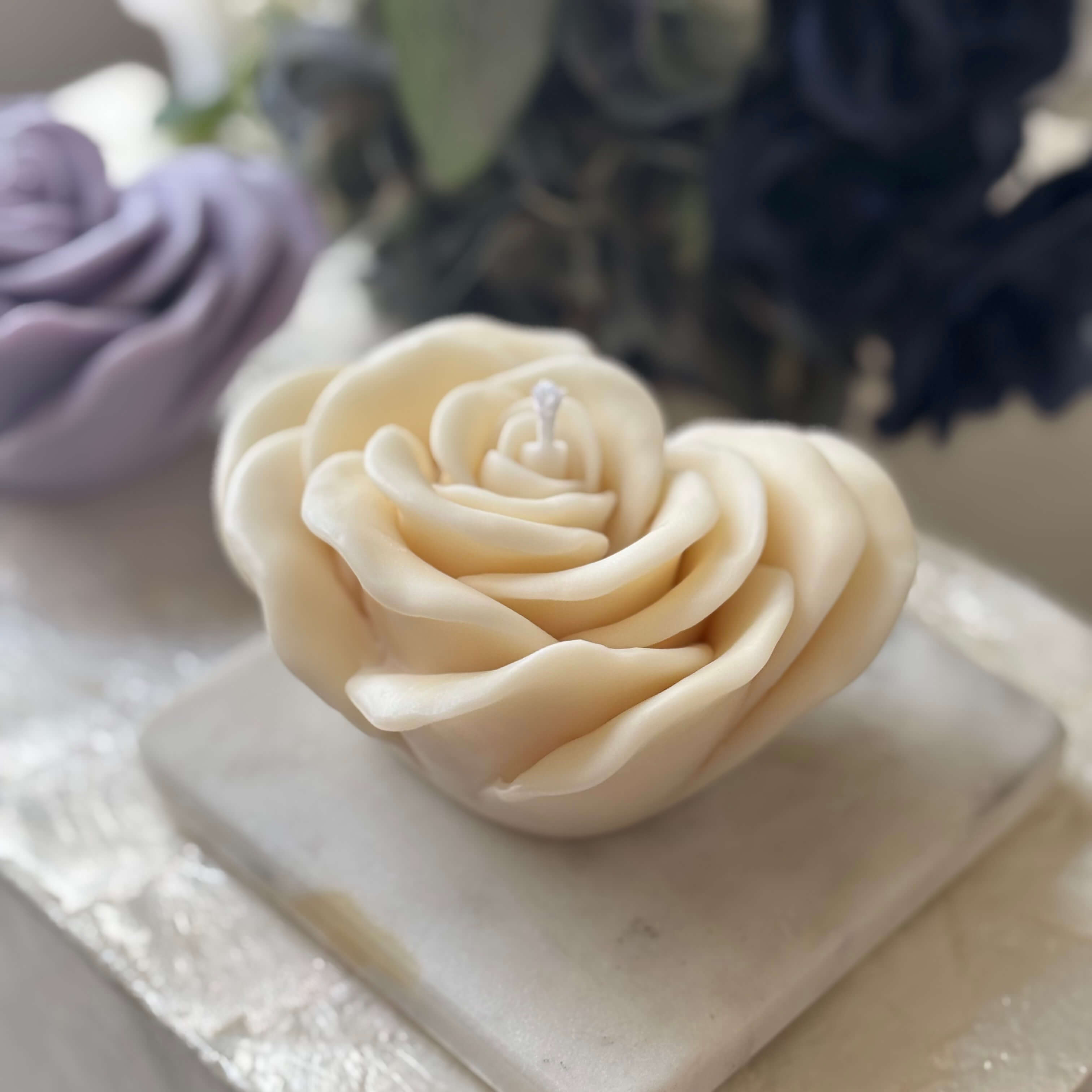 OH MY BOX - Vente Bougies piliers - Coffret Cadeau Bougie Rose | Bougie Fleur Décorative en Cire de Soja12