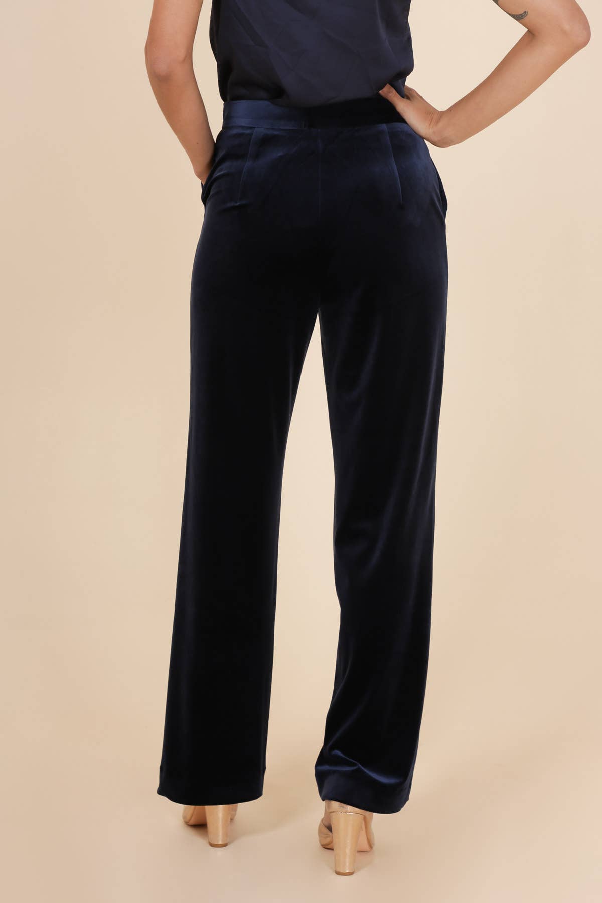 CHOKLATE PARIS - Wholesale Pants - Women's - High-waisted straight-cut velvet trousers - P22283