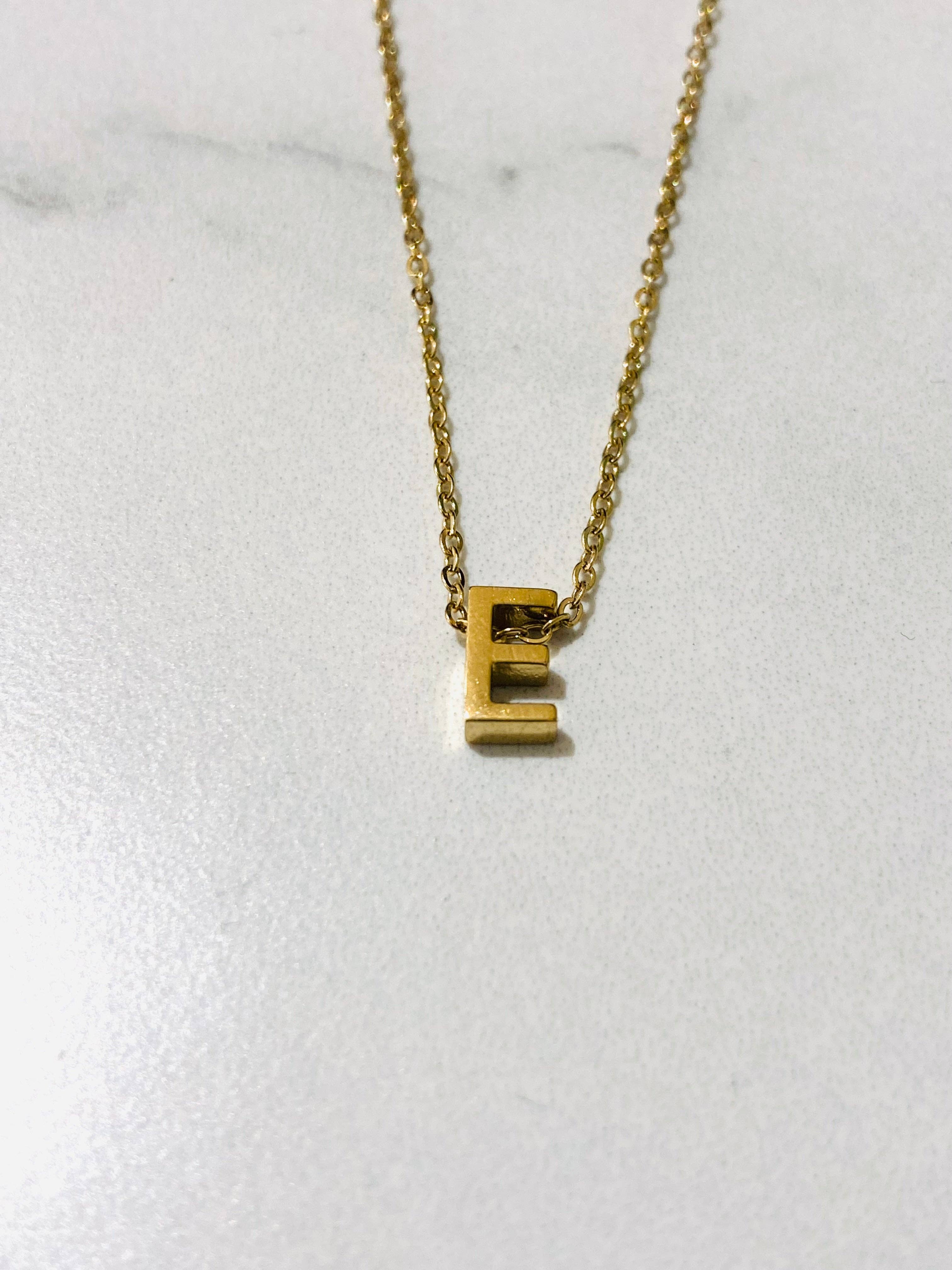 Cassette Barcelona - Wholesale Pendant/Charm Necklace - Initial Charm Necklace Gold All Letters8