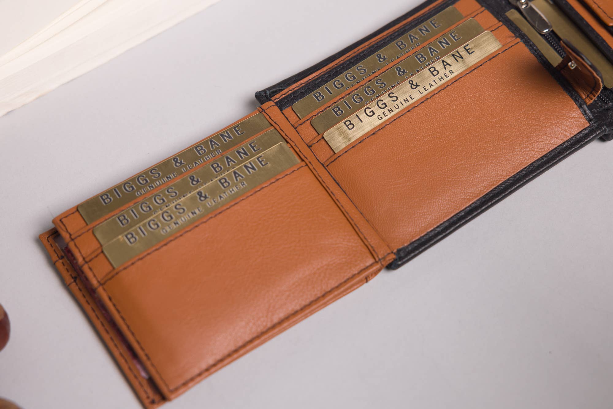 Redbrick – wholesale Wallet - Men’s – Biggs & Bane Large Capacity Men's Bifold Black & Tan Leather Wallet8