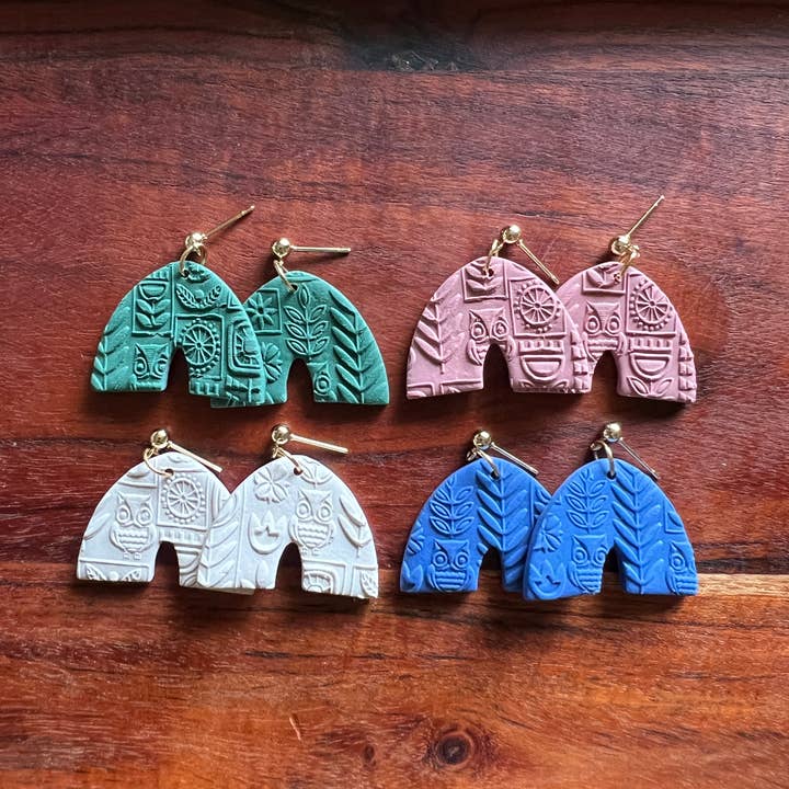 Lumu Moon Handmade Designs - Vente Boucles d'oreilles pendantes - Boucles d'oreilles en arc texturé4