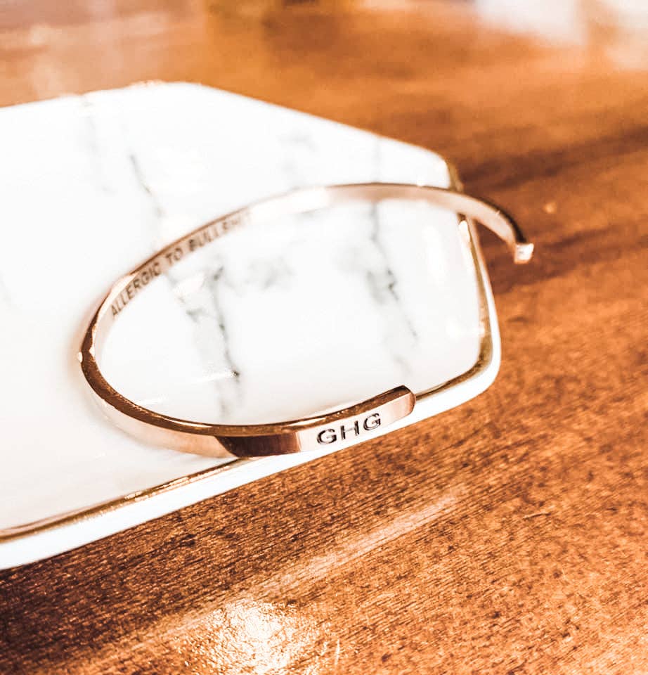 Glass House Goods - Vendita all'ingrosso Bracciale a polsino - ALLERGICO ALLE STRONZATE3