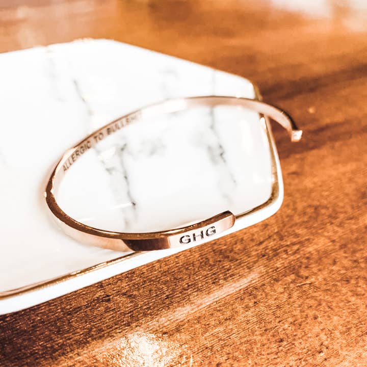 Glass House Goods - Vendita all'ingrosso Bracciale a polsino - ALLERGICO ALLE STRONZATE3