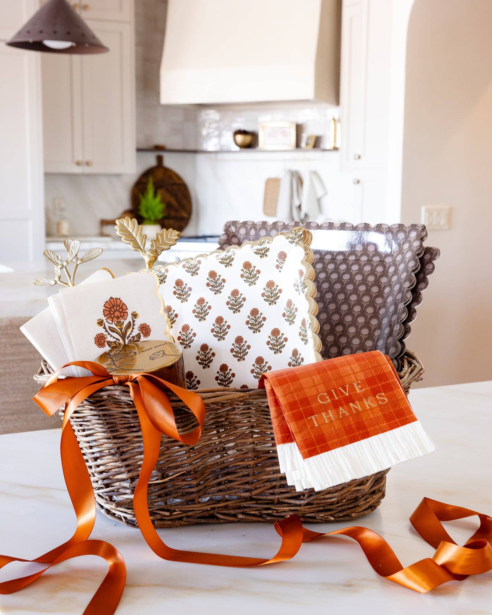 My Mind’s Eye – wholesale Disposable plate – GVT1241 - Give Thanks Dark Floral 10" Paper Plate2