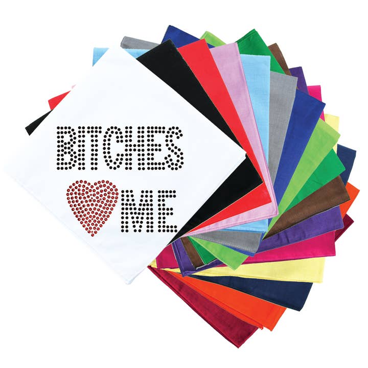 Bitar älskar mig Bandanna för wholesale av Dog in the Closet