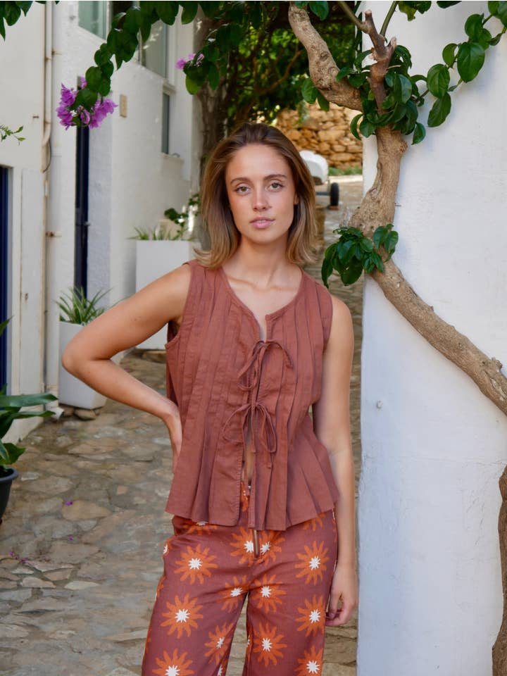 MindTraveler - Wholesale Blouse - Women's - Brown Linen Gigi Top2