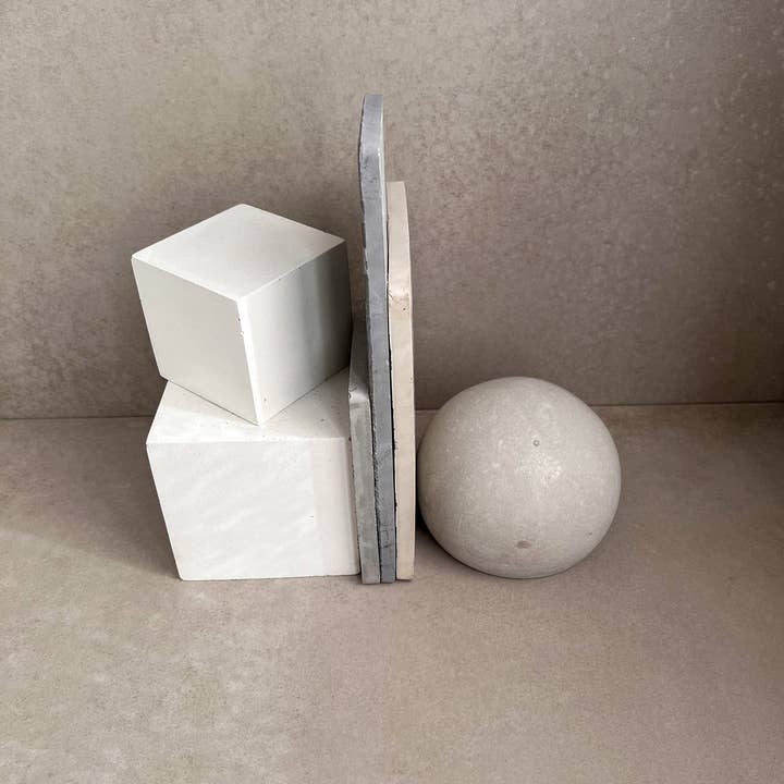 Minimal Loot Design – Suporte para livros por atacado – Suporte para livros em esferas em betão, escultura em bola redonda, decoração de prateleira de pedra, Orbe de cimento, Peso papel, Porta-livro industrial, Decoração de escritório minimalista