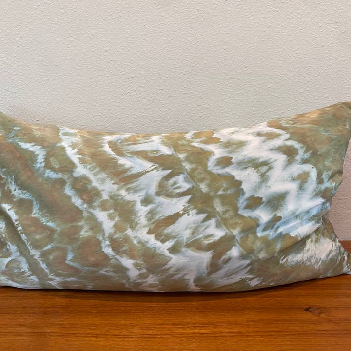 Hand-Dyed 19 momme, grade 6A, 100% Mulberry Silk Pillowcase for wholesale by House of Azurite