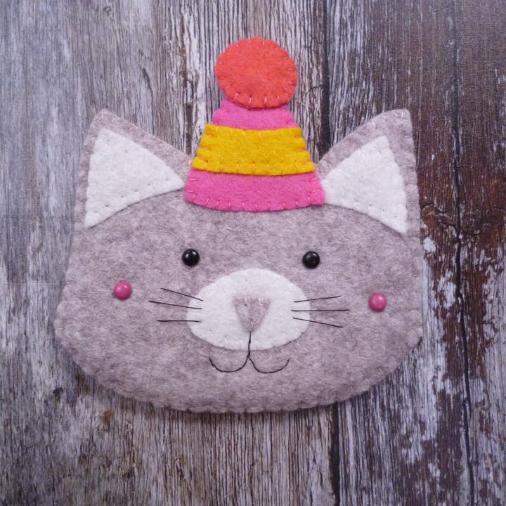 paper-and-string ltd - Wholesale DIY Craft Kit - Cat Felt Decoration Sewing Kit1