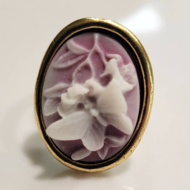 Lila fjäril stor cameo ring för wholesale av Fizz