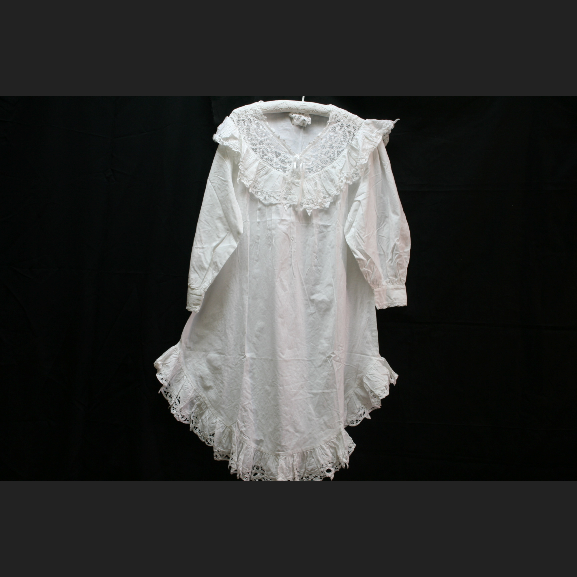 Eastern Sunrise Lace And Linens Inc. - Wholesale Nachthemd - Dames - Dichters Nachtjapon Battenburg Kant & Ruches Katoenen Romantiek S+M1