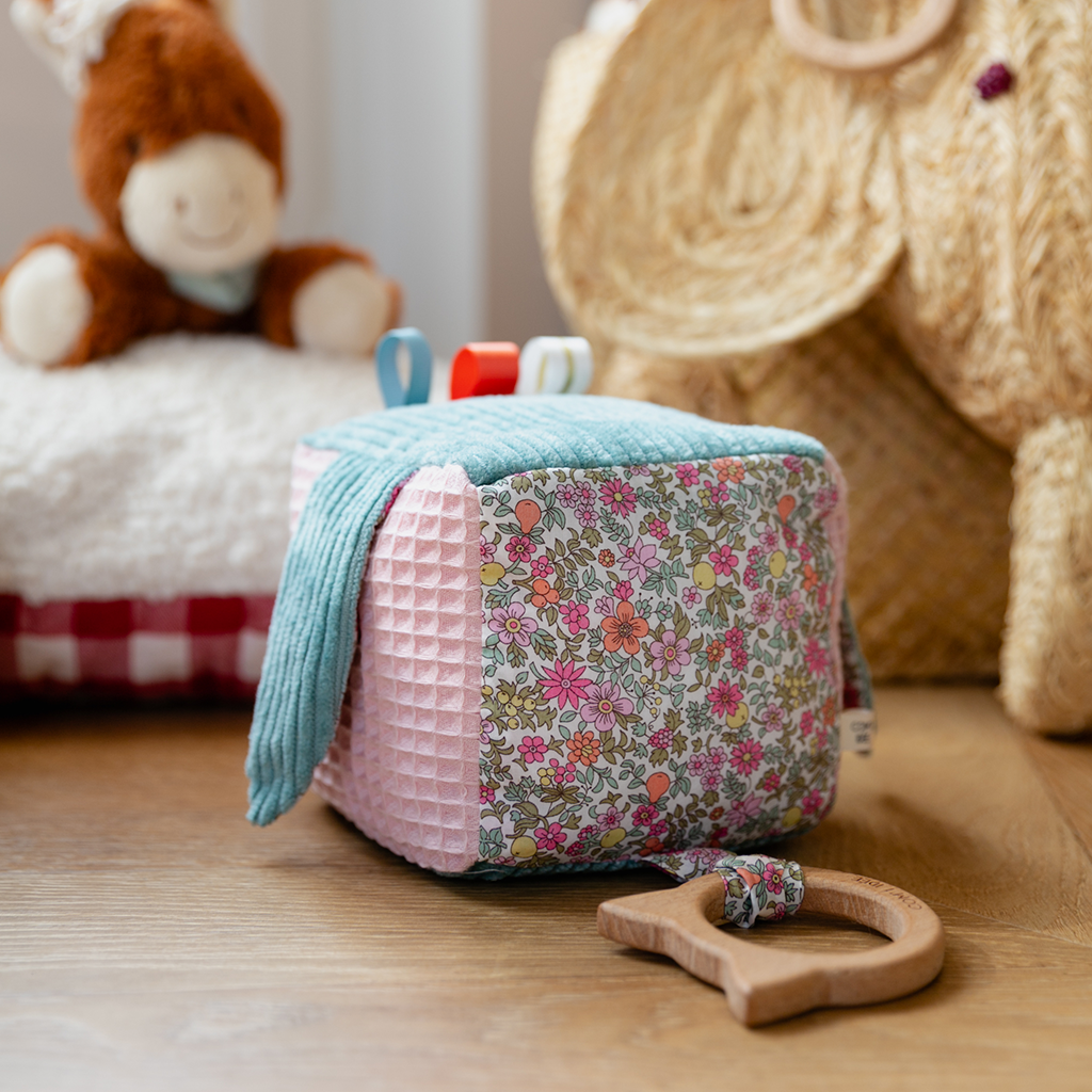 Com'1 Idée - Wholesale Craft Sewing Kit - Awakening Cube Kit | Charline1