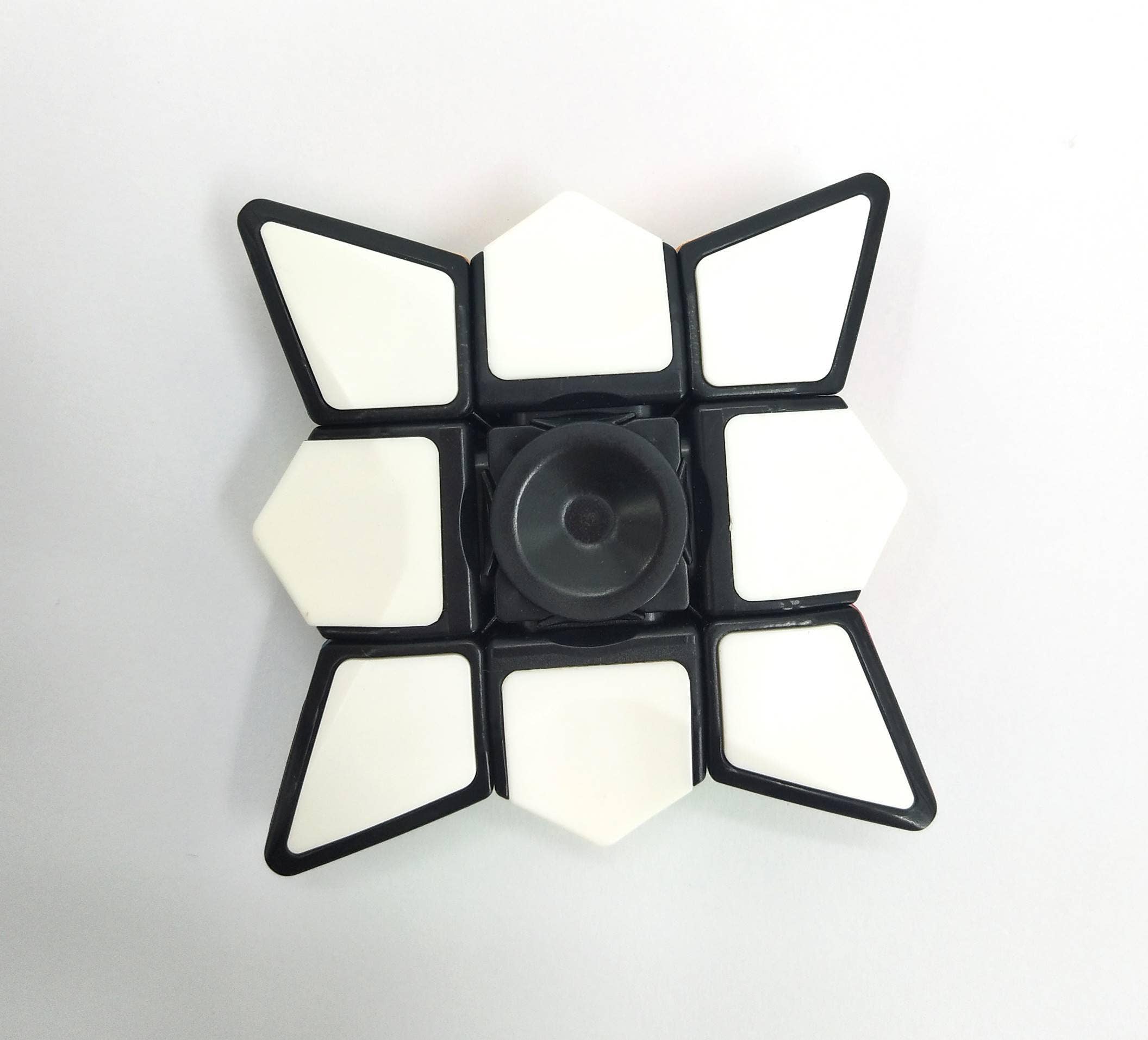 Brand Partners Group – Brinquedo Fidget - Crianças por atacado – Toyzon - Cubo de Agitação para Dedos1