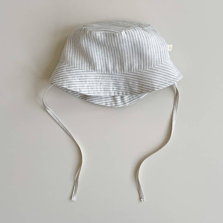 Solhatt linne LEO | RÄNDER, storlek: 4M-5Y för wholesale av Babymood AS