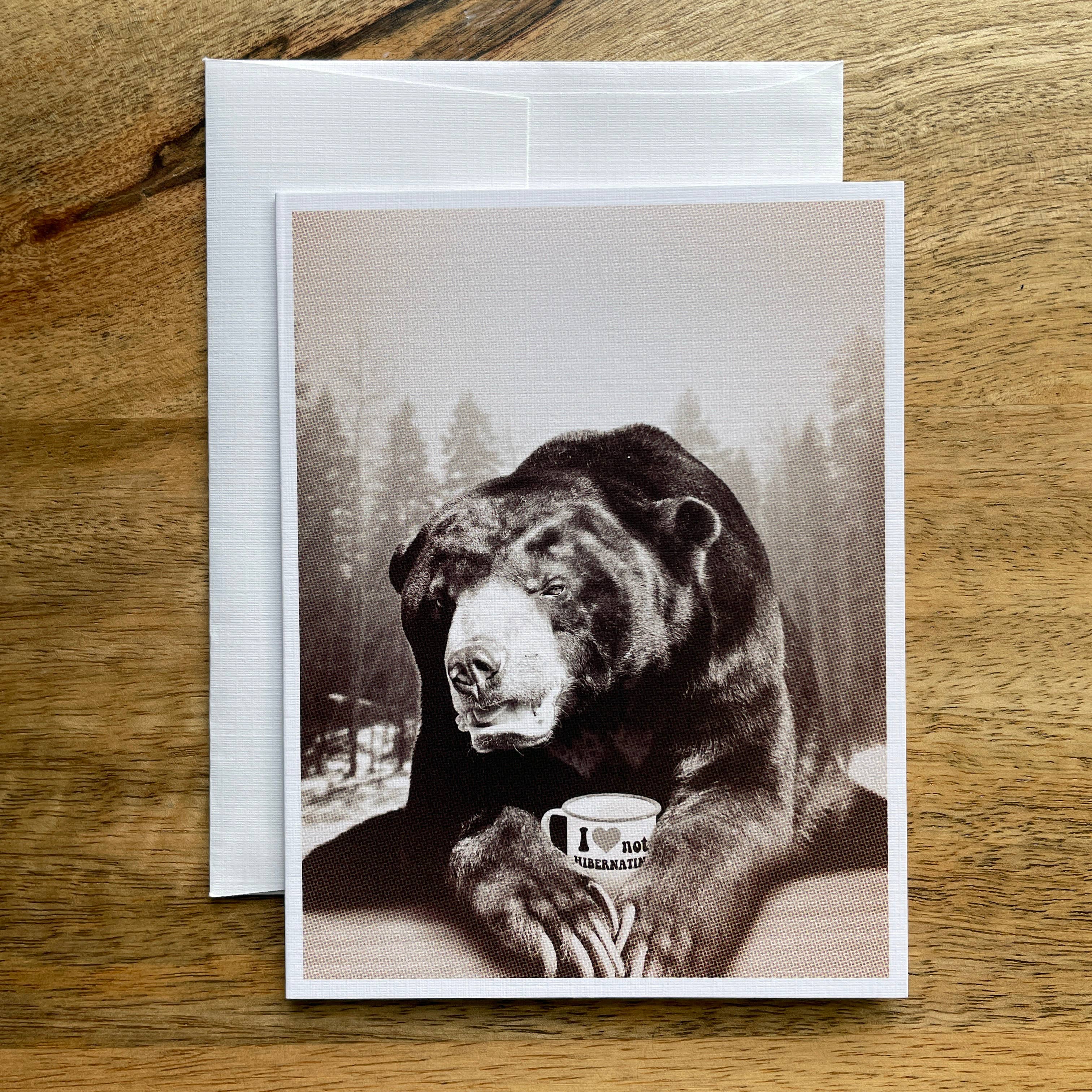 Colossal Sanders - Vendita all'ingrosso Biglietti di auguri generici - Biglietto di auguri con animali divertenti Bear Not Hibernating1