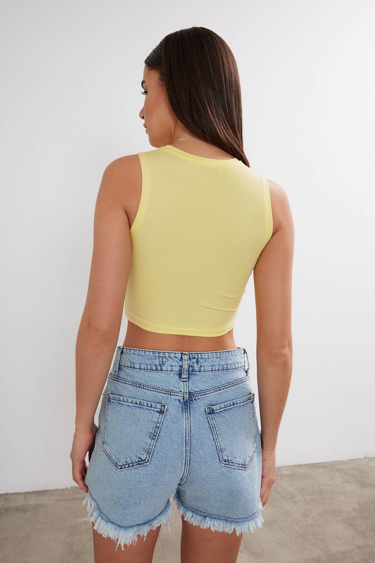 VAV NEW YORK - Venta al por mayor Camiseta sin mangas - Mujer - Top corto de algodón básico para mujer con cuello redondo10