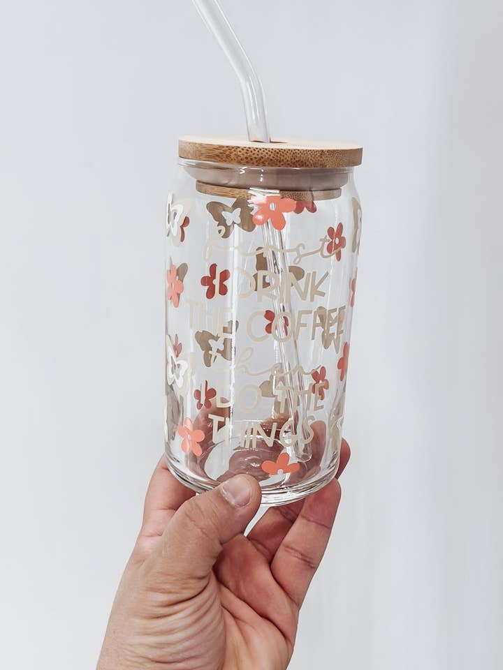 Je bois d'abord le café, puis je fais ce que je fais avec une canette en verre de 16 oz pour la vente par MiaIsabellas.co