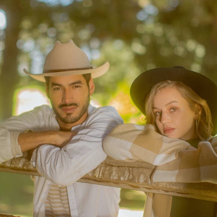 Elegancia Tropical Genuine Panama Hats - Wholesale Cowboy hat – Unisex - Cowboy Black Fine Wool Hat - Unisex3